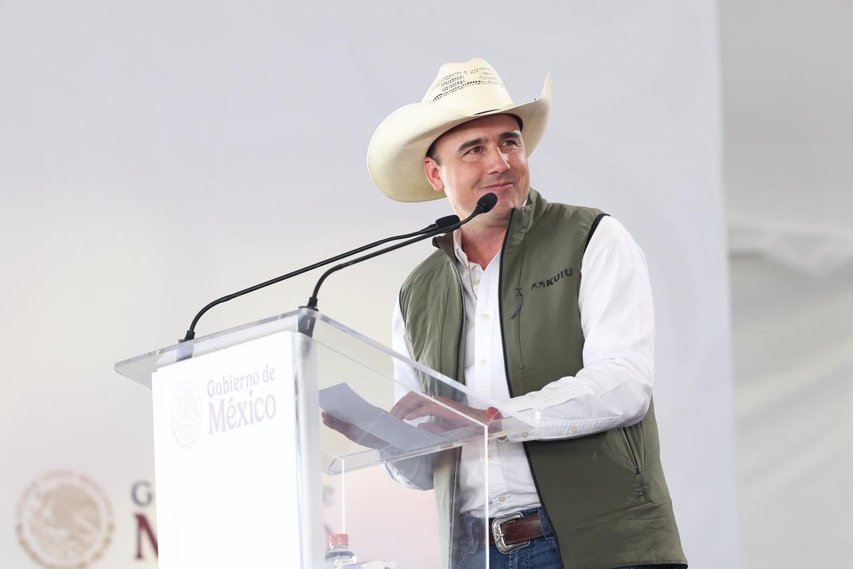 manolojim's tweet image. Muchas gracias a la presidenta @Claudiashein y a mi compadre @EVillegasV por la invitación a la gira por La Laguna de Durango. Tuvimos oportunidad de platicar y acordar con la presidenta temas muy importantes para #Coahuila. (1/2)