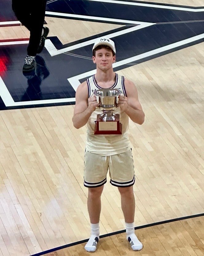 stsebsbball's tweet photo. Trevor Mullin ‘23 had 7 points, 2 rebounds, and 2 assists in a @yalembasketball win over Columbia! Yale is 11-0 in the Ivy League and clinched the regular season championship on Friday night! #OnceIn #GoArrows https://t.co/CiElMPGrXg