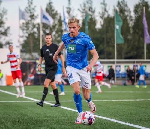 Áhuginn á Kjartani í Noregi er mikill. 

Molde, Viking og Fredrikstad ásamt fleiri klúbbum í Noregi vilja fá hinn 18 ára gamla Kjartan Már Kjartansson. 

Búist er við að fleiri tilboð berist í leikmanninn á komandi dögum.