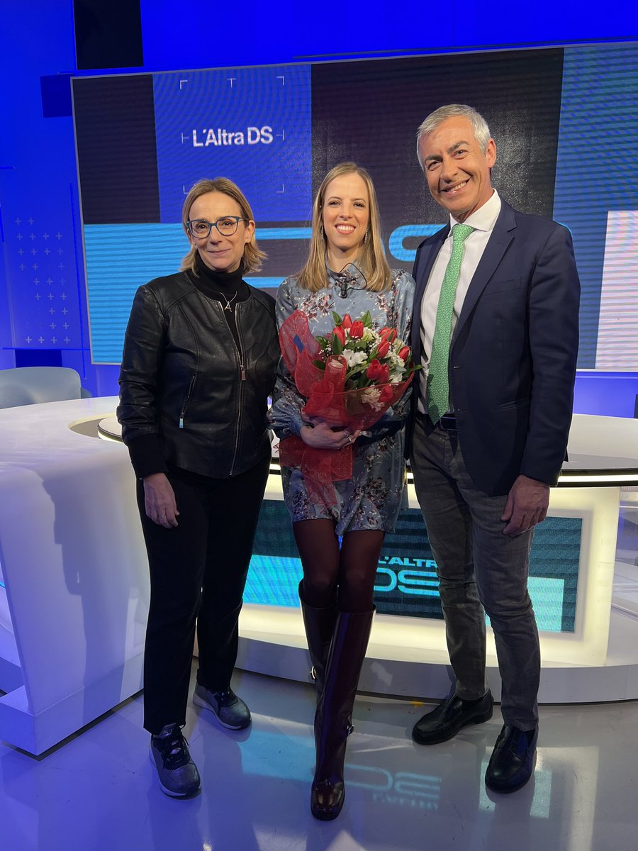 Non perdetevi l’#AltraDS, questa sera ci farà compagnia la Regina del Ghiaccio Carolina #Kostner… 
#RaiDue ore 00.35