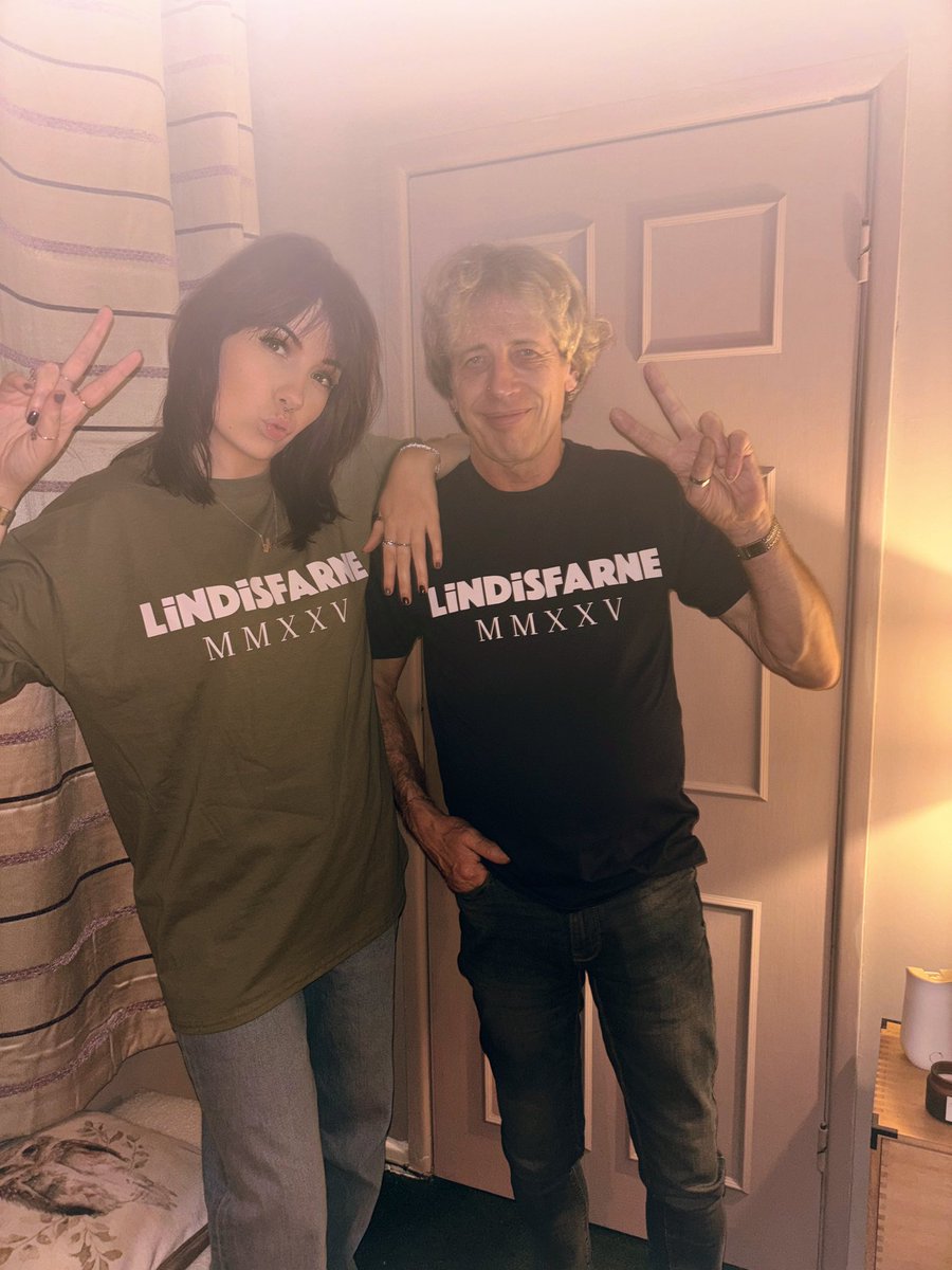Had the best time seeing <a href="/lindisfarneband/">Lindisfarne the band</a> tonight , absolutely great show! 😁