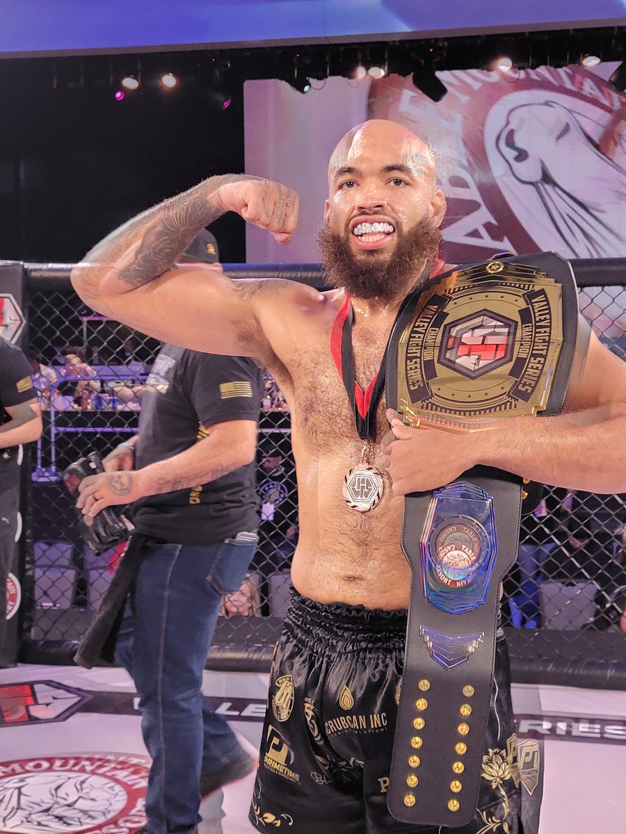 BoxingVitals's tweet photo. Last Night was Fight in #Fresno as #VFS18 was full of action Team #dethronefresno was repping in the Cage and in the Seats. New Middleweight Champ #JamePorter and my boy #JdKane got the victory on his last fight of his professional career #mma #mmanews #mmalifestyle #boxingvitals https://t.co/tjljmH5eDa