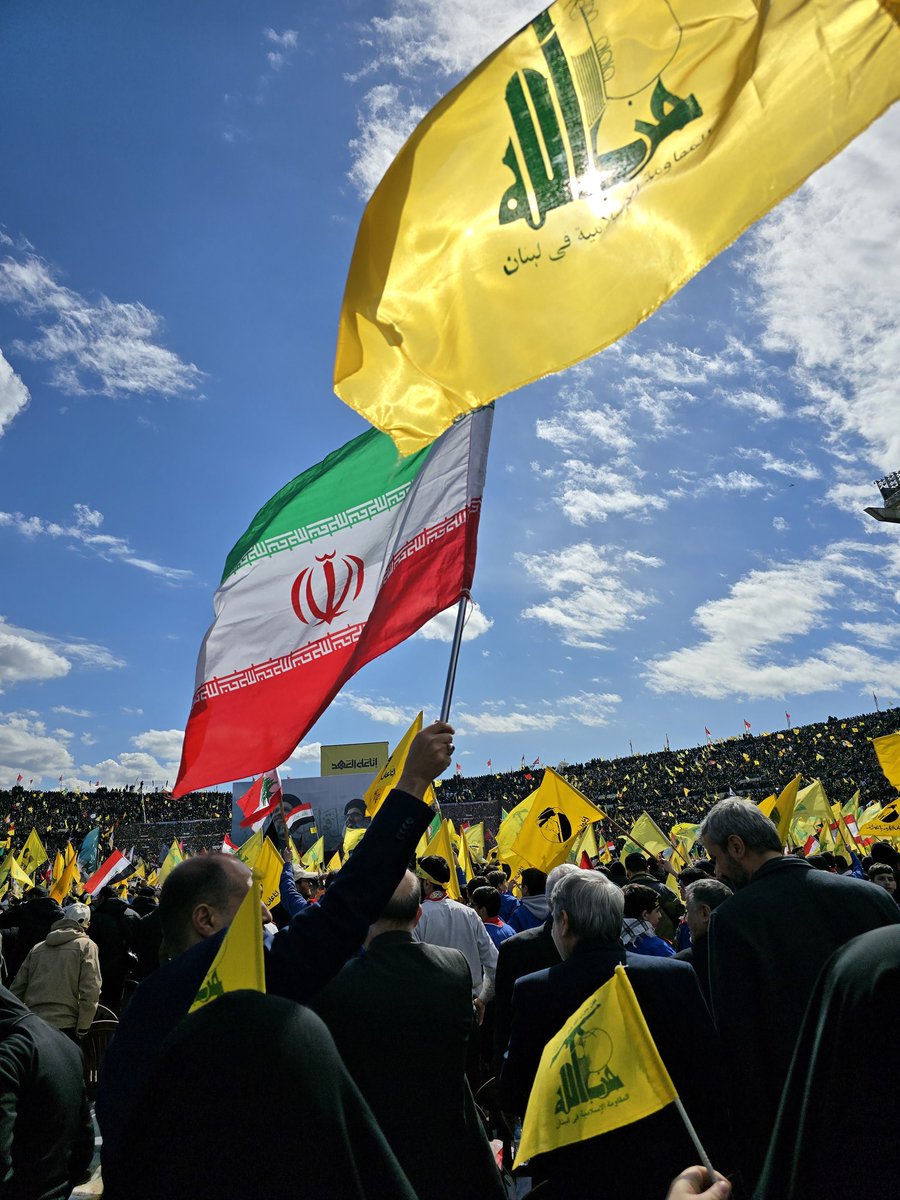 خداحافظ قهرمان بزرگ تاریخ ما
حالا دیگر آرام بخواب که سال ها تلاش تو، معنای واقعی شجاعت و حکمت را به جهانیان نشان داد.
خسته نباشی ای عزیز دل ما
الحق که بهشت برین جزای توست سید بزرگوار مقاومت
#إنّا_على_العهد_يا_نصر_الله
#تشييع_الروح_٢٣_شباط