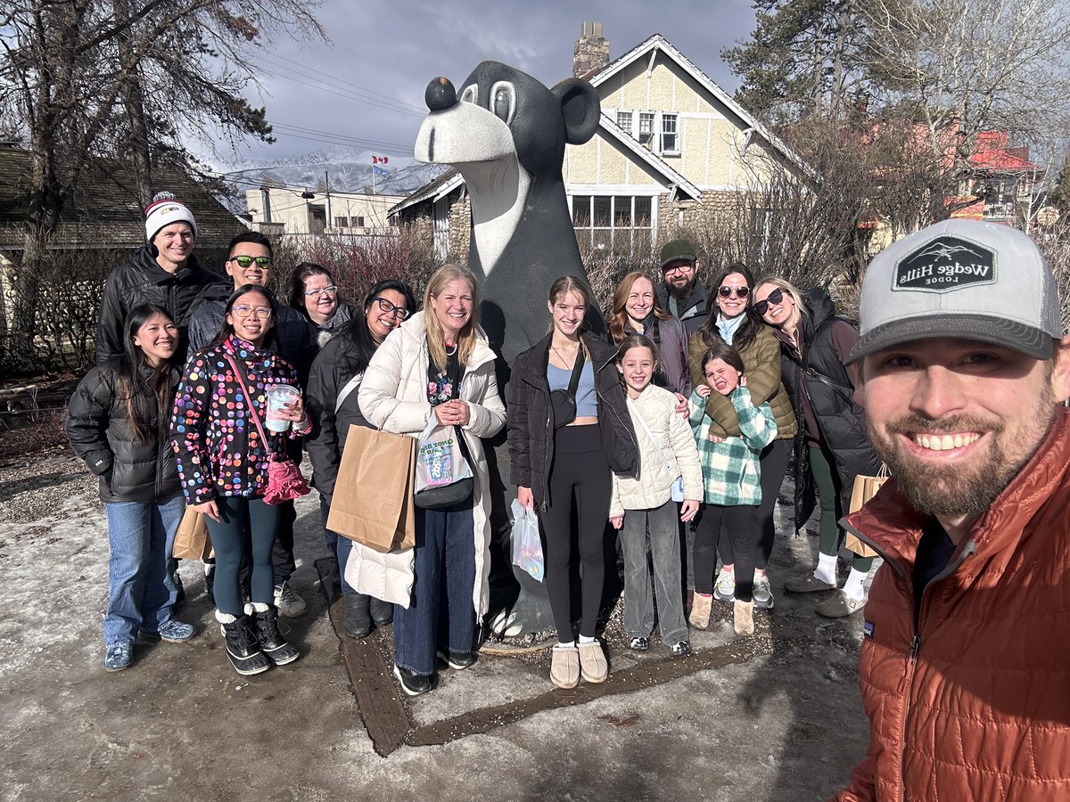 cashmobstalbert's tweet image. In Jasper for the weekend with friends so 30 of us arranged an impromptu #cashmob! Shopped at Ransom, Candy Bear Lair &amp;amp; Rocky Bear Gifts @TourismJasper @FairmontJPL