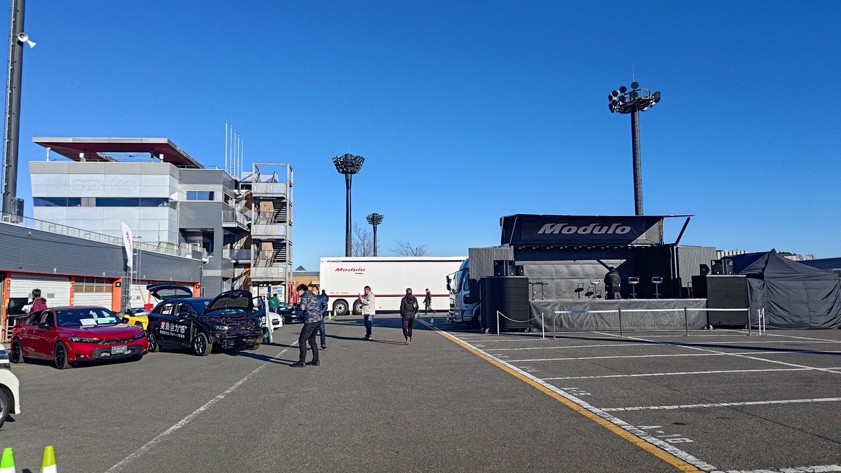 HondaHSV010GT's tweet image. 場内は意外とアッサリした印象🐧
#モビリティリゾートもてぎ 
#modulothanksday
