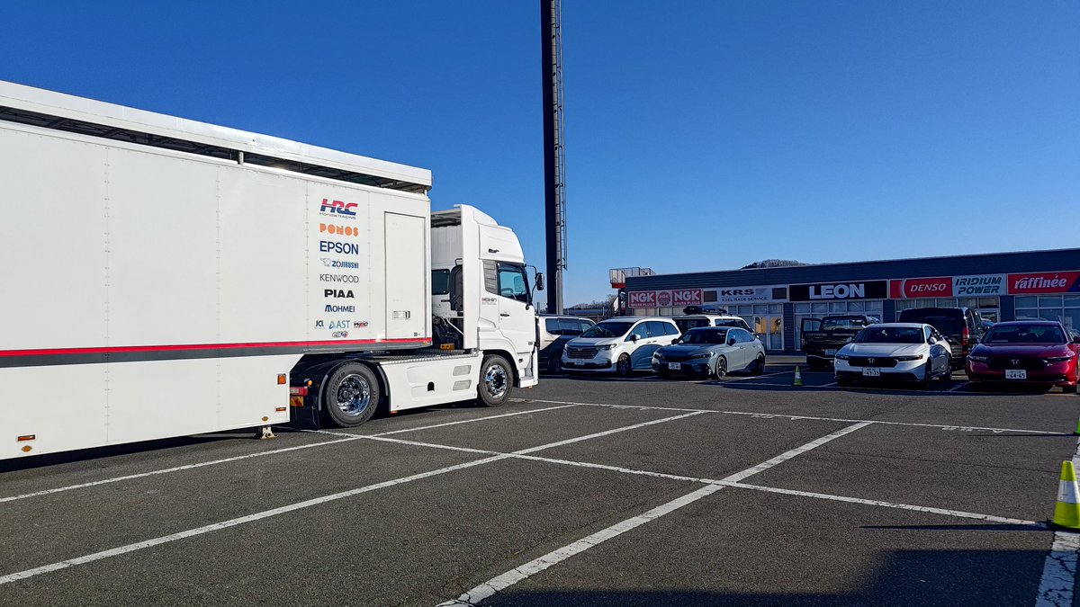 HondaHSV010GT's tweet image. 場内は意外とアッサリした印象🐧
#モビリティリゾートもてぎ 
#modulothanksday