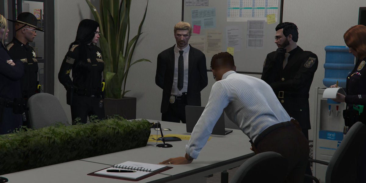 InfamesLEO's tweet image. El pasado viernes tuvo lugar una reunión de los altos cargos del LSPD y el BCSO, fue una reunión provechosa donde se hablaron algunos temas para mejorar de cara al futuro.