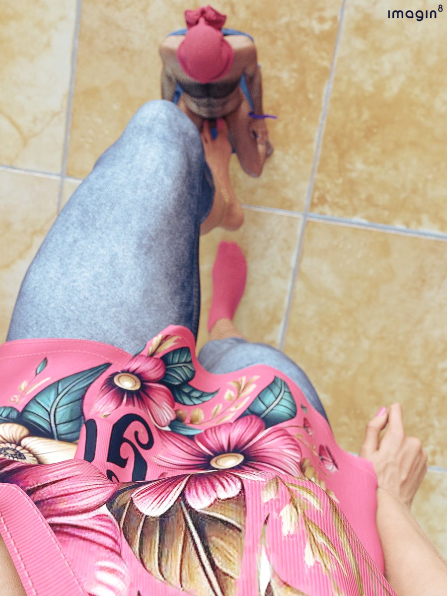 O hai.

I'm back with a set of 4 images based off a femdommy idea I had.

Several inspirations here, but mostly a thought experiment about how a giant sock could be used as a torture hood.

PS: Also testing fine hair for added realism too.

#Sizetwitter #giantess #shrunkenman