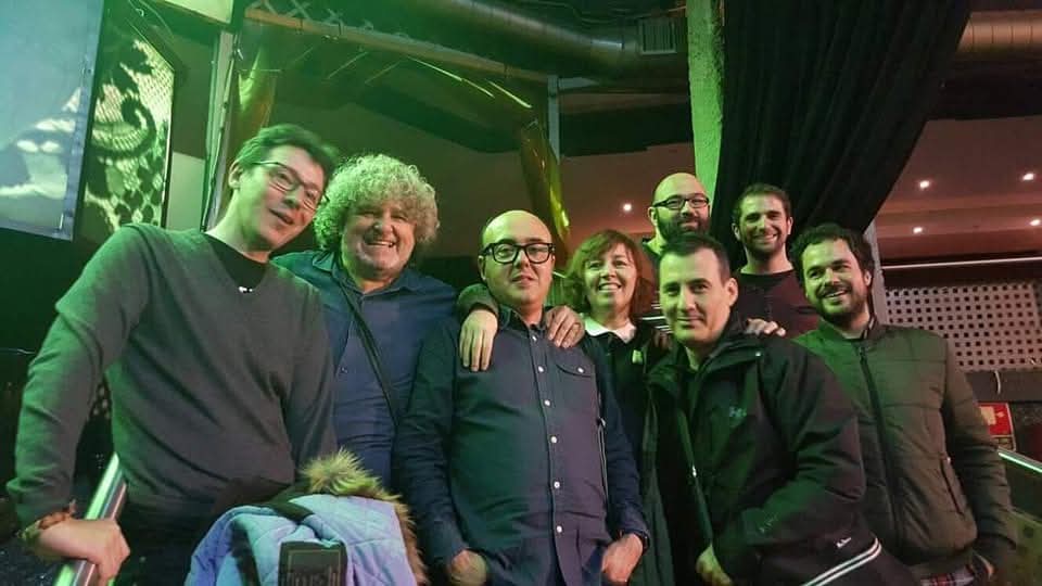 julio ruiz llorente (@julioruizllore1) on Twitter photo Hace tres años concierto de <a href="/TeenageFanclub/">Teenage Fanclub</a> y ahi estamos Luis y Montse <a href="/ElefantRecords/">Elefant Records</a>, Toni <a href="/lukahboo/">Lukah Boo</a>, Agustín <a href="/contempopranea/">CONTEMPOPRANEA</a>, Santi <a href="/capitansunrise/">Capitán Sunrise</a> y yo. Hace tres años concierto de <a href="/TeenageFanclub/">Teenage Fanclub</a> y ahi estamos Luis y Montse <a href="/ElefantRecords/">Elefant Records</a>, Toni <a href="/lukahboo/">Lukah Boo</a>, Agustín <a href="/contempopranea/">CONTEMPOPRANEA</a>, Santi <a href="/capitansunrise/">Capitán Sunrise</a> y yo.