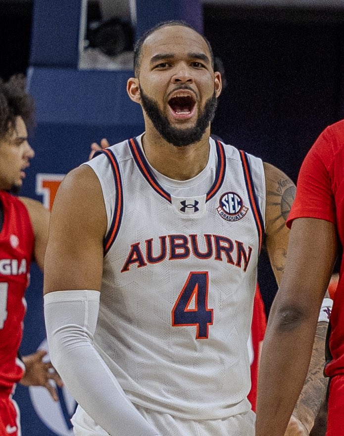 mikegittens's tweet image. 18.6  PPG
50.7 FG%
11.1 Reb Per Game
2.6 Blocks Per Game
National Player Of The Year Johni Broome 
@thewarrapport