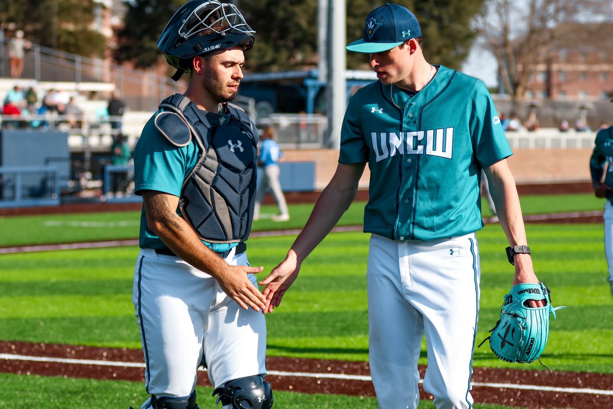 𝐛𝐫𝐨𝐤𝐞 𝐨𝐮𝐭 𝐭𝐡𝐞 𝐛𝐫𝐨𝐨𝐦𝐬! 😤🧹

Cam Bagwell threw six innings of shutout baseball to secure the sweep! Aubrey Smith strikes out three and Cole Nelson homers once more!

#SeahawkBaseball