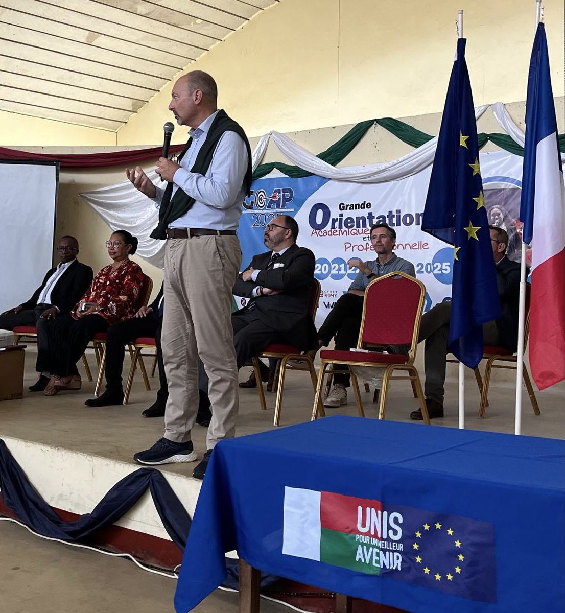 Roland Kobia (@rolandkobia) on Twitter photo Awesome crowd at University of Tamatave !
We talked Europe 🇪🇺 & Madagscar 🇲🇬 with the students, together with French Ambassador Arnaud Guillois of <a href="/ambafrmada/">France à Madagascar 🇫🇷 🇪🇺</a>.
We’ll be back for more dialogue with youth.
<a href="/UE_Madagascar/">UE à Madagascar & aux Comores</a> #TeamEurope Awesome crowd at University of Tamatave !
We talked Europe 🇪🇺 & Madagscar 🇲🇬 with the students, together with French Ambassador Arnaud Guillois of <a href="/ambafrmada/">France à Madagascar 🇫🇷 🇪🇺</a>.
We’ll be back for more dialogue with youth.
<a href="/UE_Madagascar/">UE à Madagascar & aux Comores</a> #TeamEurope