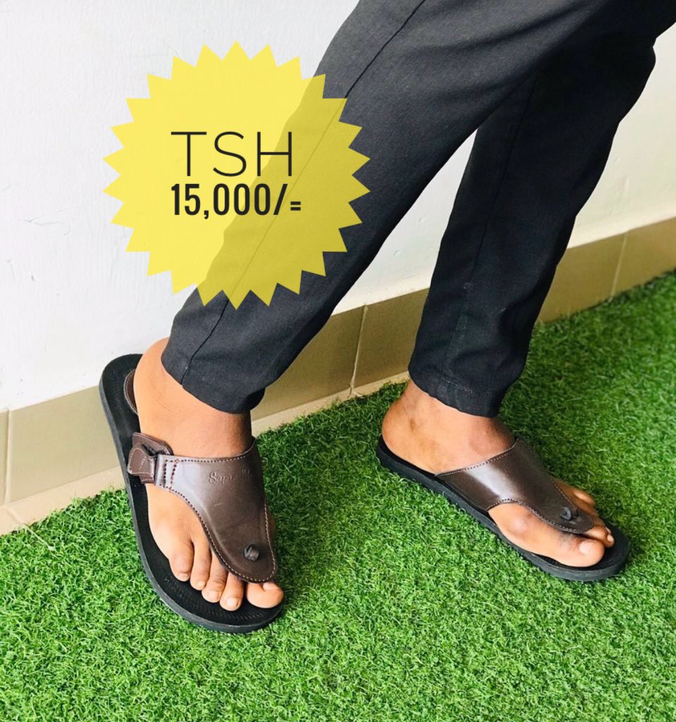 Ukiona nisaidie kuretweet
Masai Sandals 
Tshs 15,000/=
Rangi ni nyeusi na brown
Size 40-45
0657055716 call or whatsapp link ipp kwenye bio