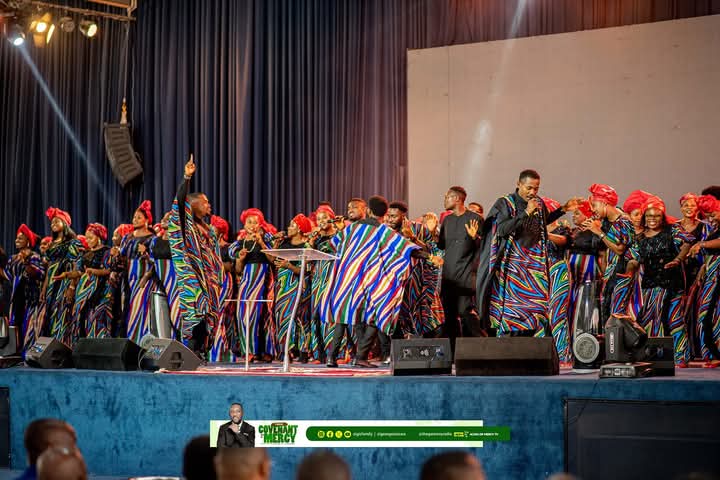 GICfamily's tweet image. The choir took us deeper into God’s presence with powerful ministration! Every song lifted hearts, stirred faith, and filled the atmosphere with His glory.  

#Gicfamily #CovenantDayOfMercy #ItIsPossible #WorshipMoments #GatewayInternationalChurch