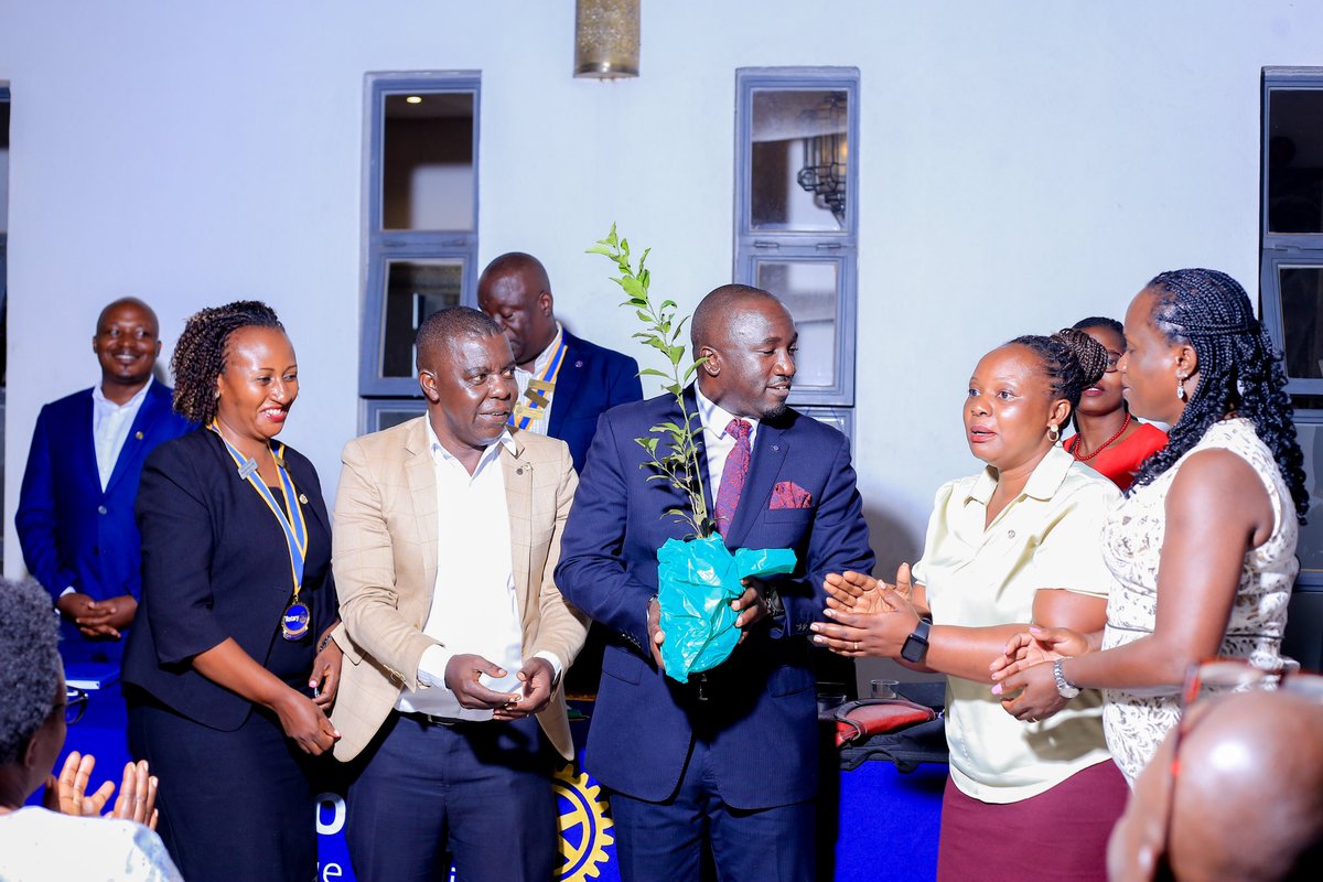 Rotary Club of Konge Lukuli (@rc_kongelukuli) on Twitter photo Our AG Irene, Pres. <a href="/Nakalembe_Joyce/">Joyce Nakalembe</a> and President Elect Alex handing over a Fruit Tree to PCC <a href="/Ismaelnsamba/">Mukasa Ismael</a> in appreciation of the very elaborate presentation about the upcoming <a href="/Rotary9214dca/">Rotary D9214 DCA</a> awards.
#PlantYourBalance Our AG Irene, Pres. <a href="/Nakalembe_Joyce/">Joyce Nakalembe</a> and President Elect Alex handing over a Fruit Tree to PCC <a href="/Ismaelnsamba/">Mukasa Ismael</a> in appreciation of the very elaborate presentation about the upcoming <a href="/Rotary9214dca/">Rotary D9214 DCA</a> awards.
#PlantYourBalance