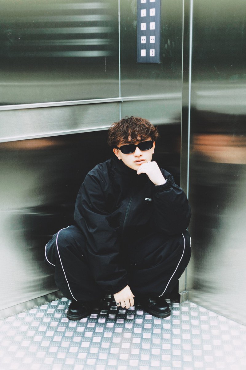 rikuho_hosono's tweet image. こっちでも載せよ。見て欲しいから笑

Overflowおにゅーのアー写が公開されましたね。
オフショも公開しちゃいますね。

#overflow #photo #artistphotography #photography