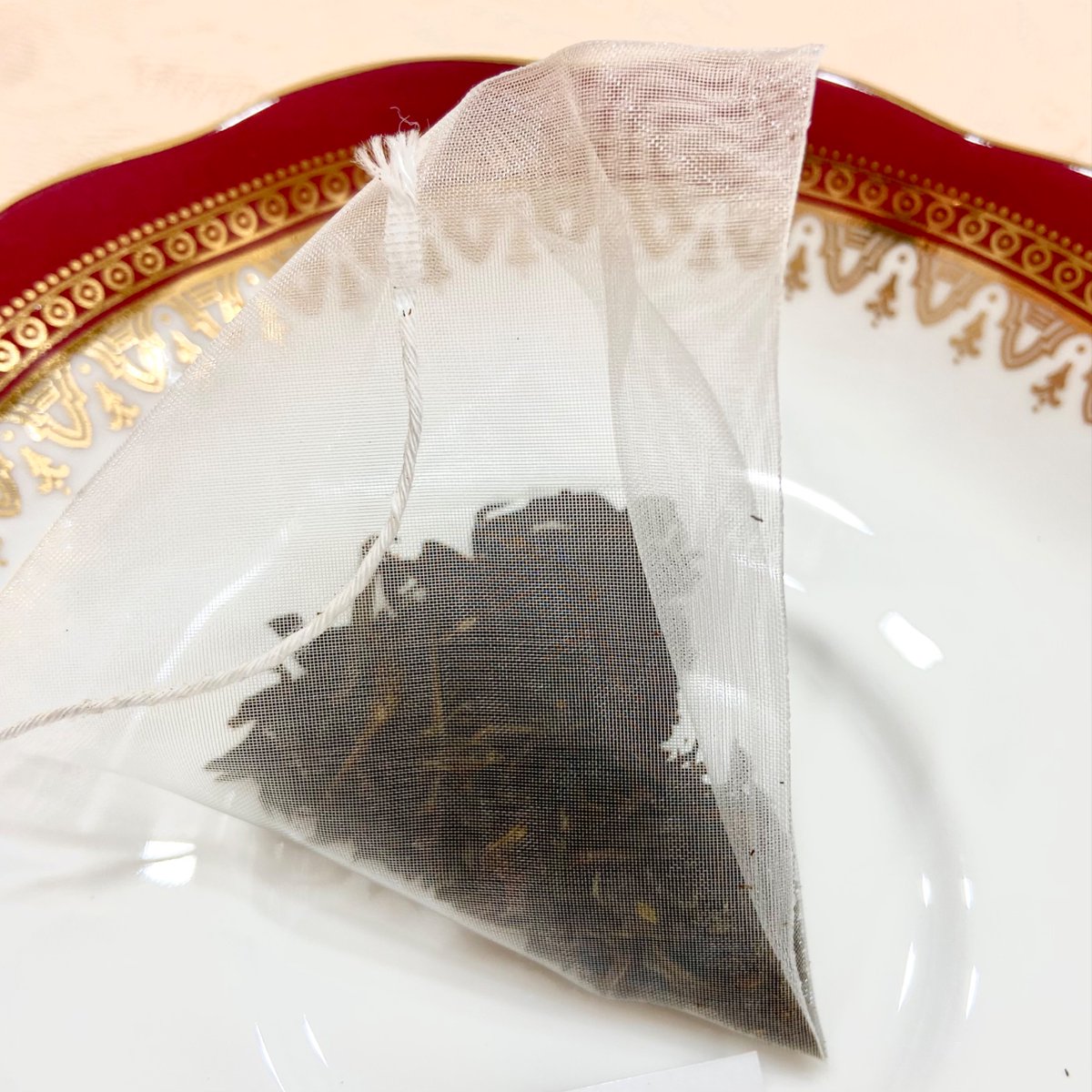 mii_teaparty's tweet photo. #TEAISM 春麗
TEAISM様より和紅茶を戴きました!
じんわり広がる甘みと旨みがおいしい🥰
ハーブのような香りとフラワリーさは、春風が吹き抜けたように暖かく爽やか✨
渋みがなくまろやかでいくらでも飲めちゃう!
ハーブティー好きの方にもオススメ💡
#Miiの毎日紅茶 #茶好連 #木漏れ日のお茶会 #PR https://t.co/QFcxGsWRL9