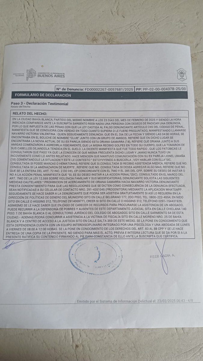 vickynavarro9_'s tweet image. A que punto llega la locura de la gente. Anoche salí a festejar mi cumpleaños con todos mis amigos en el club universitario, en un momento, se fueron a comprar a las barras, yo quede sola con mi mejor amiga y pasa la enferma de ORIANA GAMARRA (actual de mi ex novio Lionel Umaña)