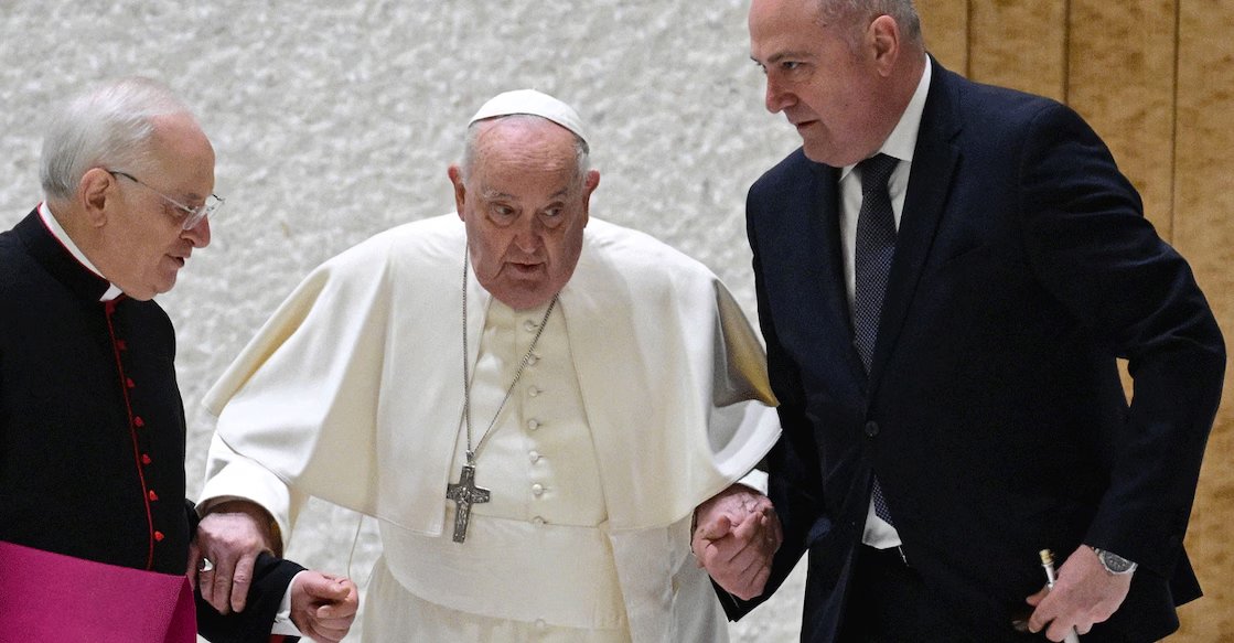 ChroniclesPrime's tweet photo. 🔴Pope Francis, aged 88, is currently hospitalized in critical condition due to double pneumonia and early-stage kidney failure. Despite these serious health challenges, he remains alert and has participated in Mass from his hospital room. https://t.co/OtrU2giJhQ