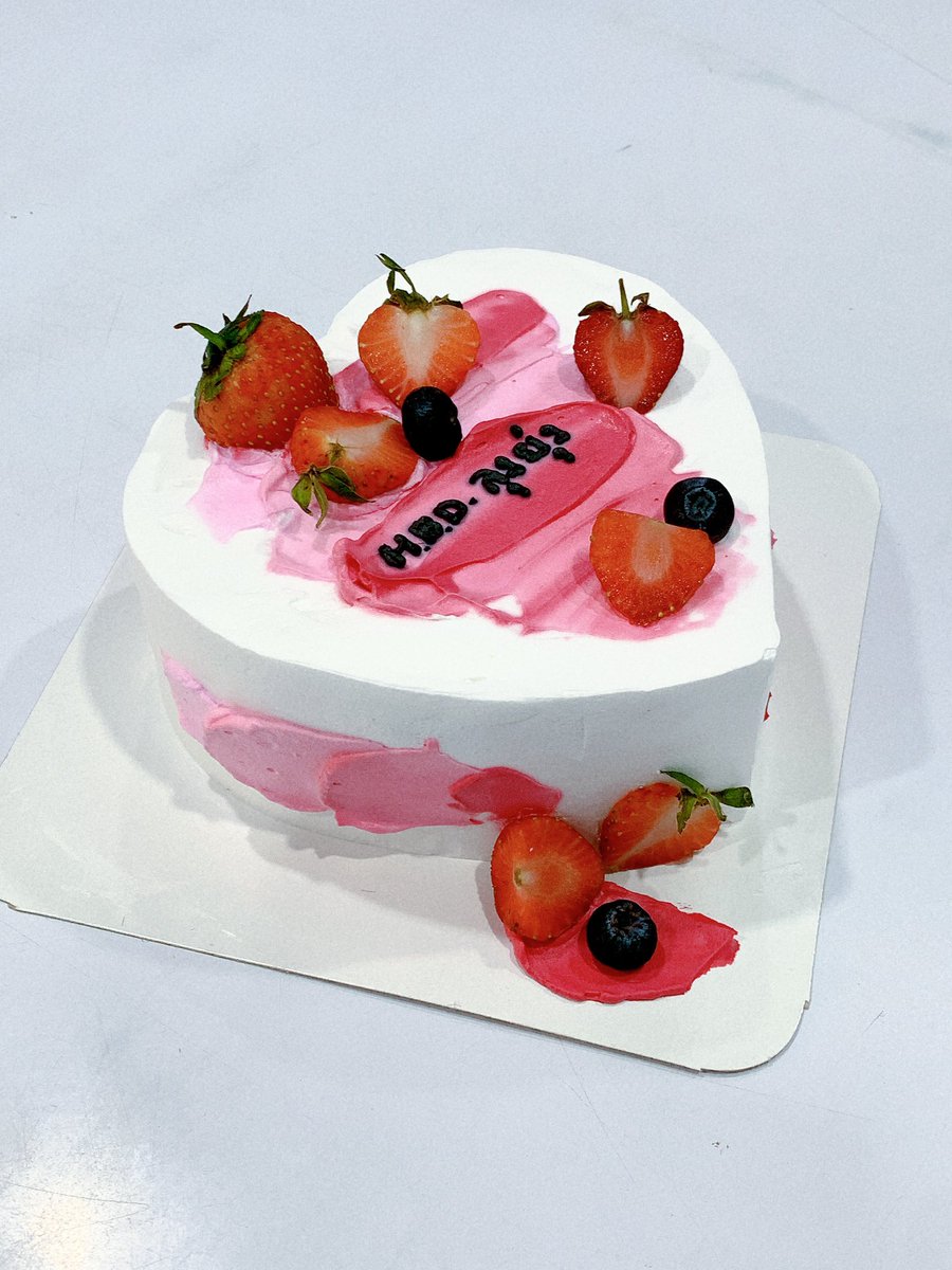 CakeLamai's tweet photo. เค้กวันเกิด เค้กอัมพวา
สนใจสั่งเค้กทักเพจได้นะคะ #เค้ก #เค้กอัมพวา #เค้กวันเกิด #cakes #cakelamaiamphawa #เค้กคาเฟ่ https://t.co/QQL02qTcCy