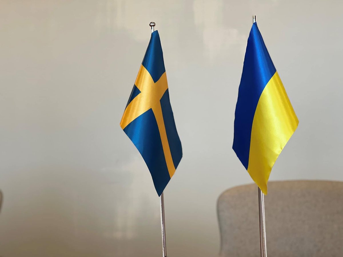 Mikael Frisell (@mikaelfrisell) on Twitter photo Idag är det 3 år sedan Ryssland inledde sin fullskaliga invasion och hänsynslösa krigföring i #Ukraina. <a href="/MSBse/">MSB - Myndigheten för samhällsskydd och beredskap</a> har hittills gett Ukraina stöd för drygt 1 miljard kr - under 2025 mer än fördubblas finansieringen för stöd. Du har mitt fulla stöd <a href="/a_plakhotniuk/">Andrii Plakhotniuk</a>. Slava Ukraini🇺🇦🇸🇪 Idag är det 3 år sedan Ryssland inledde sin fullskaliga invasion och hänsynslösa krigföring i #Ukraina. <a href="/MSBse/">MSB - Myndigheten för samhällsskydd och beredskap</a> har hittills gett Ukraina stöd för drygt 1 miljard kr - under 2025 mer än fördubblas finansieringen för stöd. Du har mitt fulla stöd <a href="/a_plakhotniuk/">Andrii Plakhotniuk</a>. Slava Ukraini🇺🇦🇸🇪