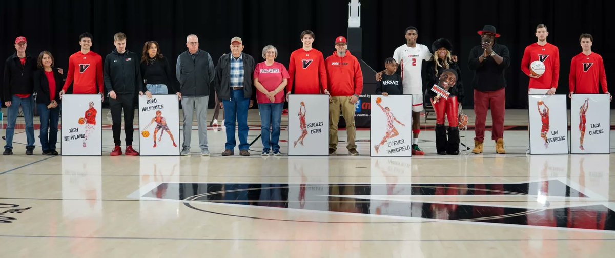 TriCitiesSports.com Local College 🏀 Presented by
<a href="/FoodCity/">Food City</a> 
📄 Locals Honored on Senior Day; Tusculum Men Suffers 10th Straight SAC Road Loss; <a href="/KyleighBacon/">Kyleigh Bacon</a> Helps Wingate to Win at Wise
➡️ tricitiessports.com/local-college-…
