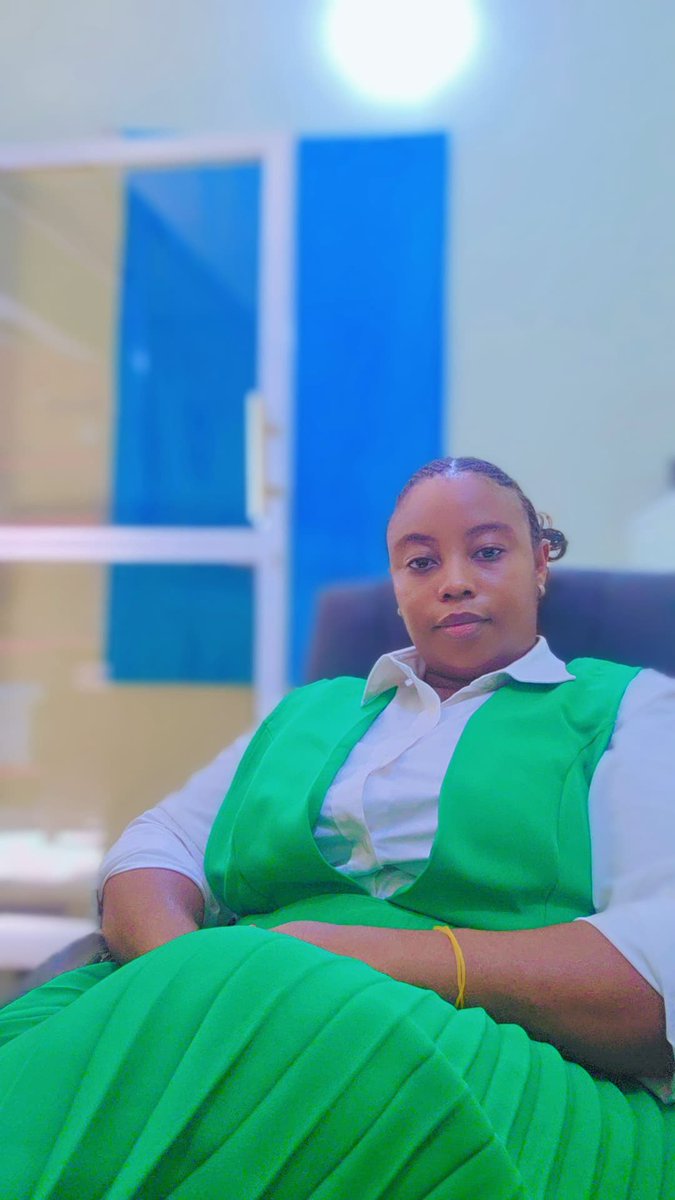 "Bwana ni nuru yangu na wokovu wangu, nimwogope nani? Bwana ni ngome ya maisha yangu, nimhofu nani?" (Zaburi 27:1) UWE NA WEEK ILIYOBARIKIWA🙏💚