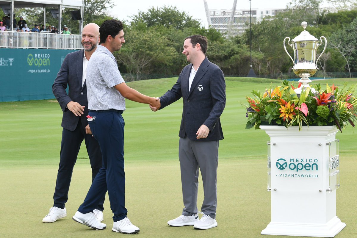 Benjamin Salinas S. (@salinasbenjamin) on Twitter photo El <a href="/MexicoOpenGolf/">Mexico Open at VidantaWorld</a> tiene nuevo campeón. Después de una final apretadísima, con dos rondas de desempate, Brian Campbell levanta su primera copa del <a href="/PGATOUR/">PGA TOUR</a>.
Vimos gran golf este fin de semana, les platico que jugaron 5 mexicanos y 7 latinos, le dimos exemptions a 4 chavos de El <a href="/MexicoOpenGolf/">Mexico Open at VidantaWorld</a> tiene nuevo campeón. Después de una final apretadísima, con dos rondas de desempate, Brian Campbell levanta su primera copa del <a href="/PGATOUR/">PGA TOUR</a>.
Vimos gran golf este fin de semana, les platico que jugaron 5 mexicanos y 7 latinos, le dimos exemptions a 4 chavos de