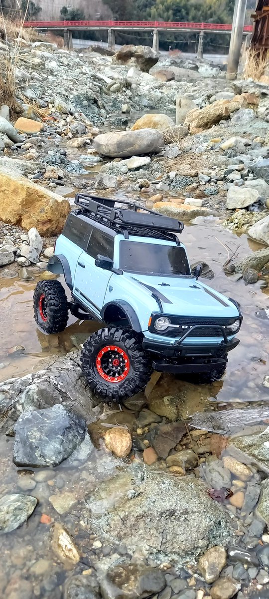 S1000RRDESU's tweet image. くそ寒くて
凍ってるけど
川遊びしてまーす😁
#多田ロック
#CC02