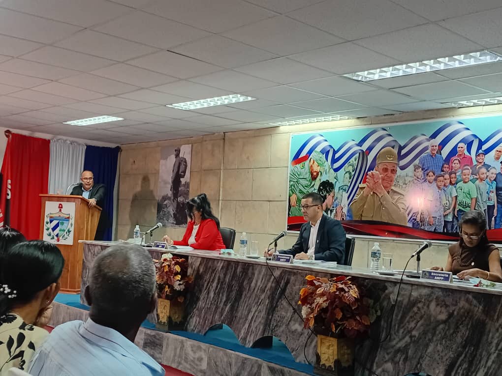 WilberBenitez9's tweet photo. Rinde cuenta el CAM de la #IslaDeLaJuventud a su asamblea municipal.#PodePopular.#SentirPinero .#SisePude . https://t.co/muE39Q9I8H
