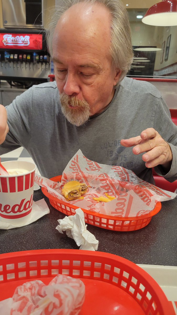 asthegirlturns's tweet photo. And we miss @Innoutburger18 too. But @FreddysUSA is a good substitute. Good to be home and good to watch my hubby enjoy his food. #dctoal #beiteversohumble #TravelinFool #Decatur #freddyssteakburgers #foodie #ieatthereforeiam https://t.co/I8zfhODE3R