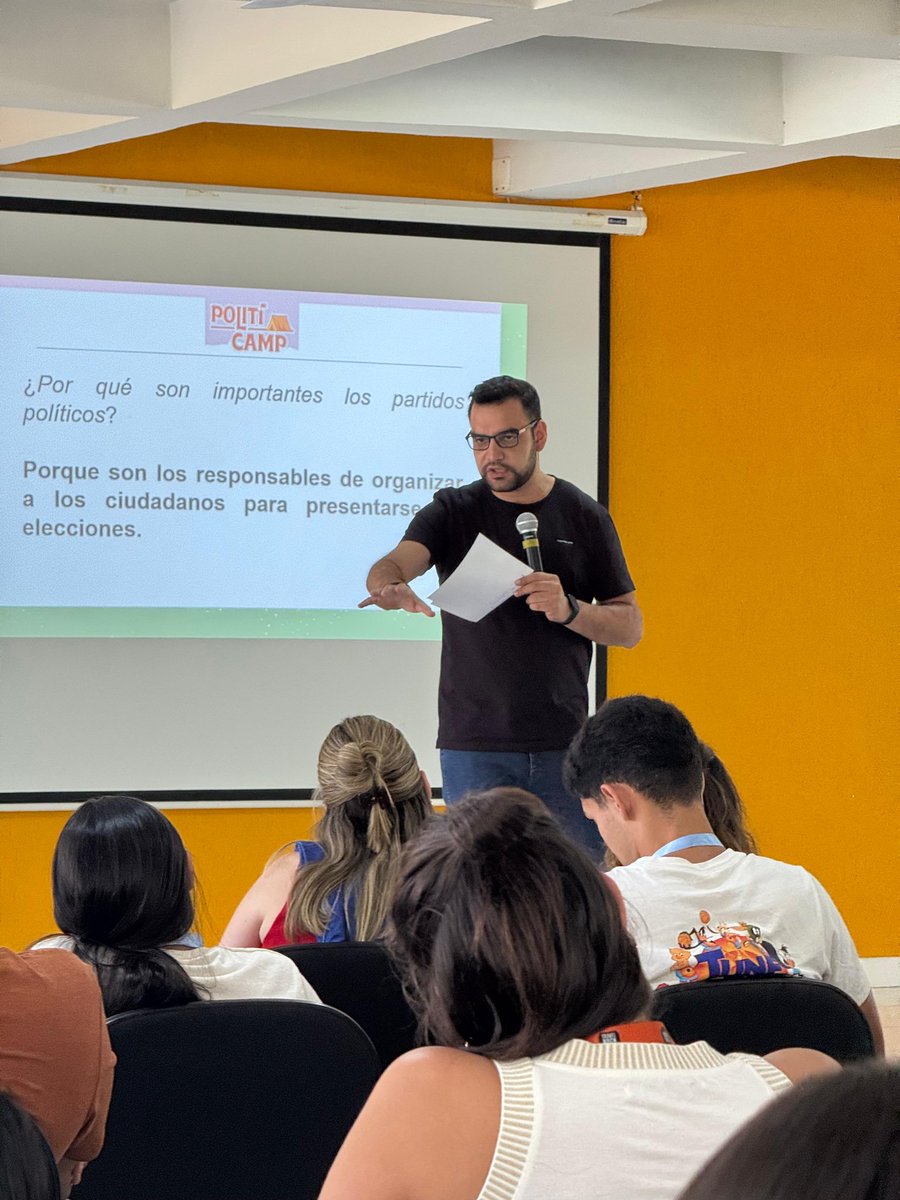 Nadie nos prometió un jardín de rosas. 

La democracia es un camino que nos exige participacióny responsabilidad. 

Gracias <a href="/EquipoJovenPQ/">Equipo Joven PQ</a> por la oportunidad de hablar sobre Partidos Políticos y su importancia en la Democracia.