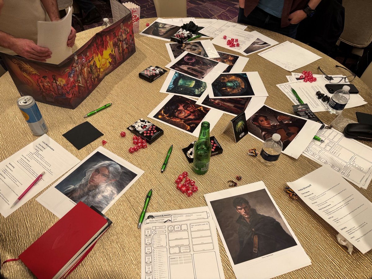 KenTheJr_v1's tweet photo. This is how you know you're amongst your people at a major event. 🎲🐉⚔️ #DICESummit #DND #RolePlaying https://t.co/G7I970R6xV