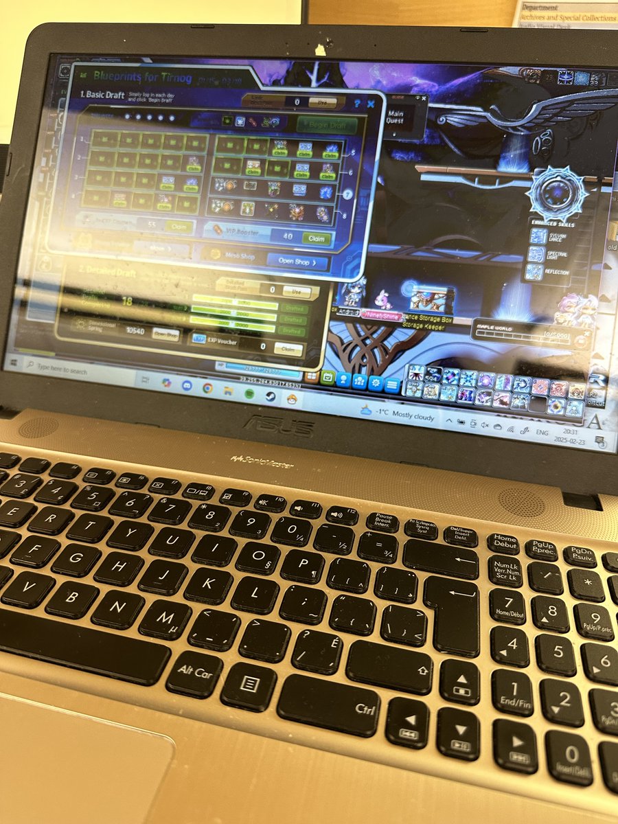 rde_or_not's tweet photo. the state of a man who is using library time to do maplestory dailies instead of being productive https://t.co/Py4eyv922v