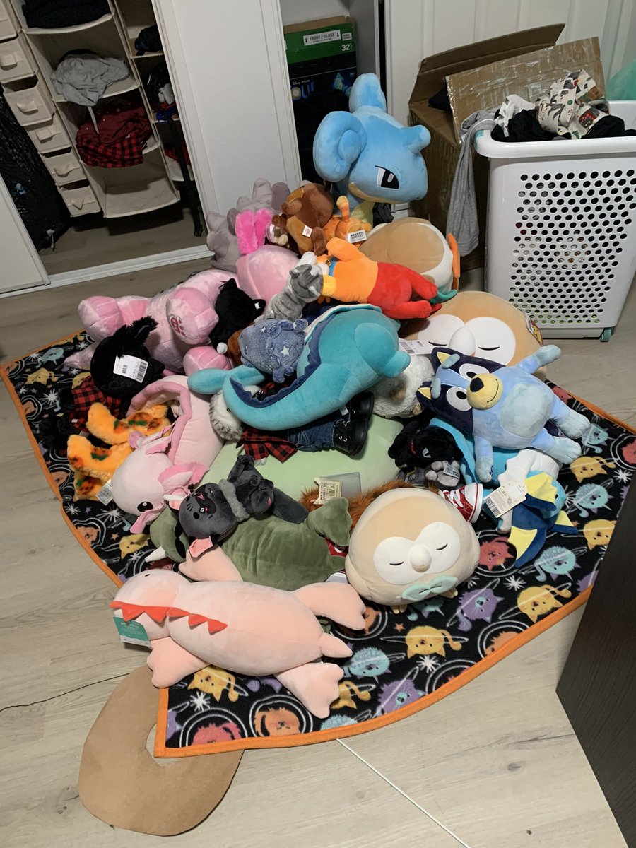 The pile of shame when ur autistic and have to change ur bedsheets