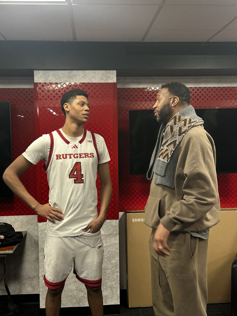 chriscorsoru's tweet photo. T-Mac meets Ace! 

Tracy McGrady giving advice to our guy Ace Bailey who’s drawn many NBA comps to the Hall of Famer himself. 👏

#TheKnighthood🛡️⚔️ https://t.co/0LqzUw2NIP