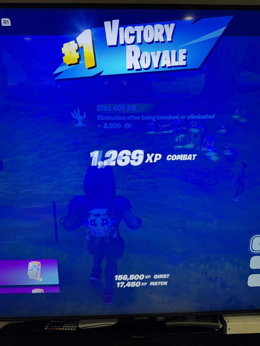 DubSh0t's tweet photo. Big big dub with the Dub Squad! Hard carry by @AustinKnol with his own 20 bomb! #fortnite #dubsfordays https://t.co/x0SEx6AmjI