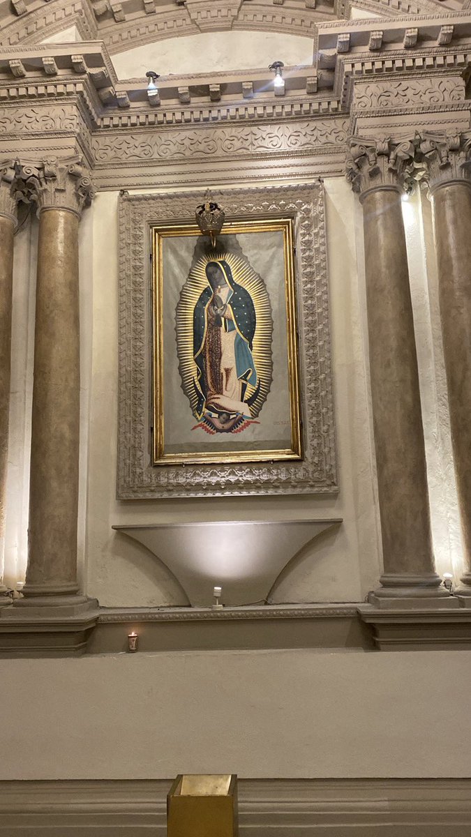 JoseCordovaa's tweet photo. Como cada domingo después de misa, pasando a saludar a la Virgencita, pidiéndole que nos siga cubriendo con su manto, nos llene de mucha fe y bendiciones a todos! Amén 🙏🏻🙏🏻🙏🏻🙏🏻 https://t.co/wCfxadJYhs