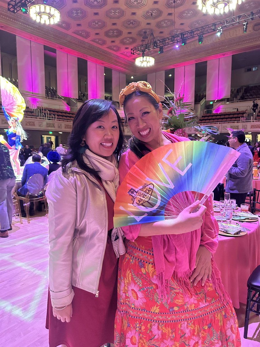 CMMaiVang's tweet photo. It was a #HeartAndHustle kind of weekend🔥! Spent Saturday at the 37th Annual Freedom Festival Sacramento Black History Month Expo in #Meadowview &amp; then today attended the annual Mama's Makin' Bacon Event to support @SacLGBTCenter #ProtectHumanity #BlackHistory365 #LoveIsLove https://t.co/UXs2egUrlZ