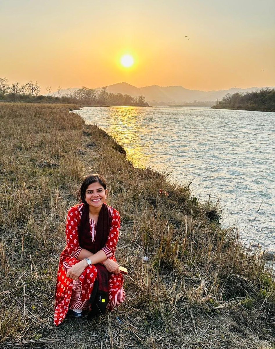 ..and then I have nature and art and poetry and literature and YOU, and if that is not enough, what is enough?
#sunsetshimmer 
#SoulSoothing
#Blessed