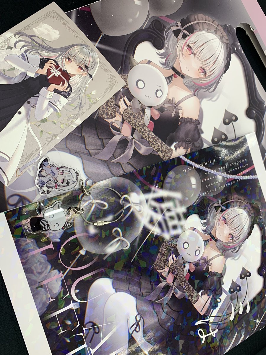 「新刊セットこんな感じです #VGGC9th  #VGGC 」|ミュシャ@コミティアD46bのイラスト
