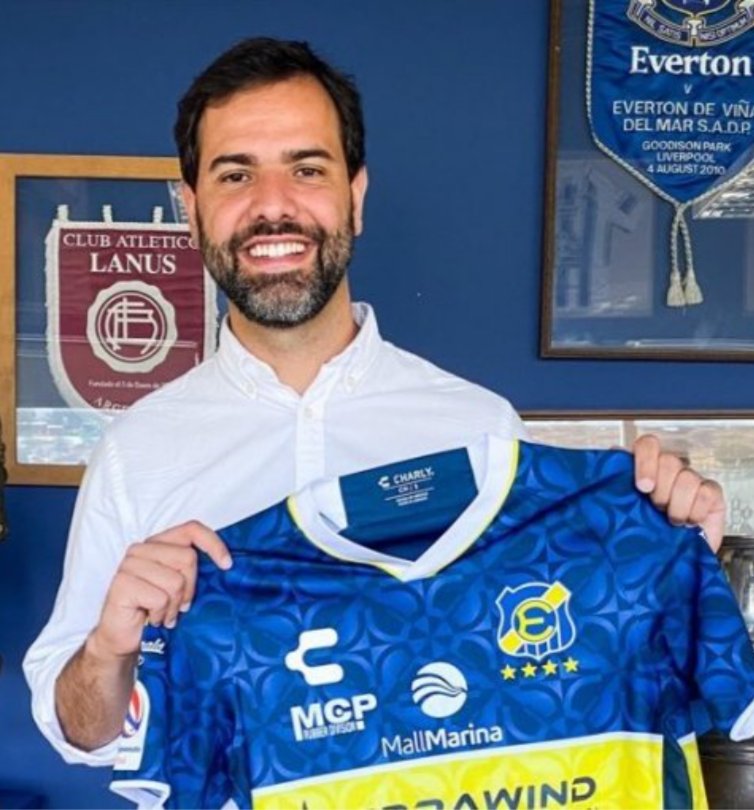 Joroneo's tweet photo. Tu me saliste Malo...., Malo, Malo y caro 🎶🎶🎶💙💛💙 @evertonsadp #FueraLeal #Viña2025 https://t.co/uj2YIMMDbC