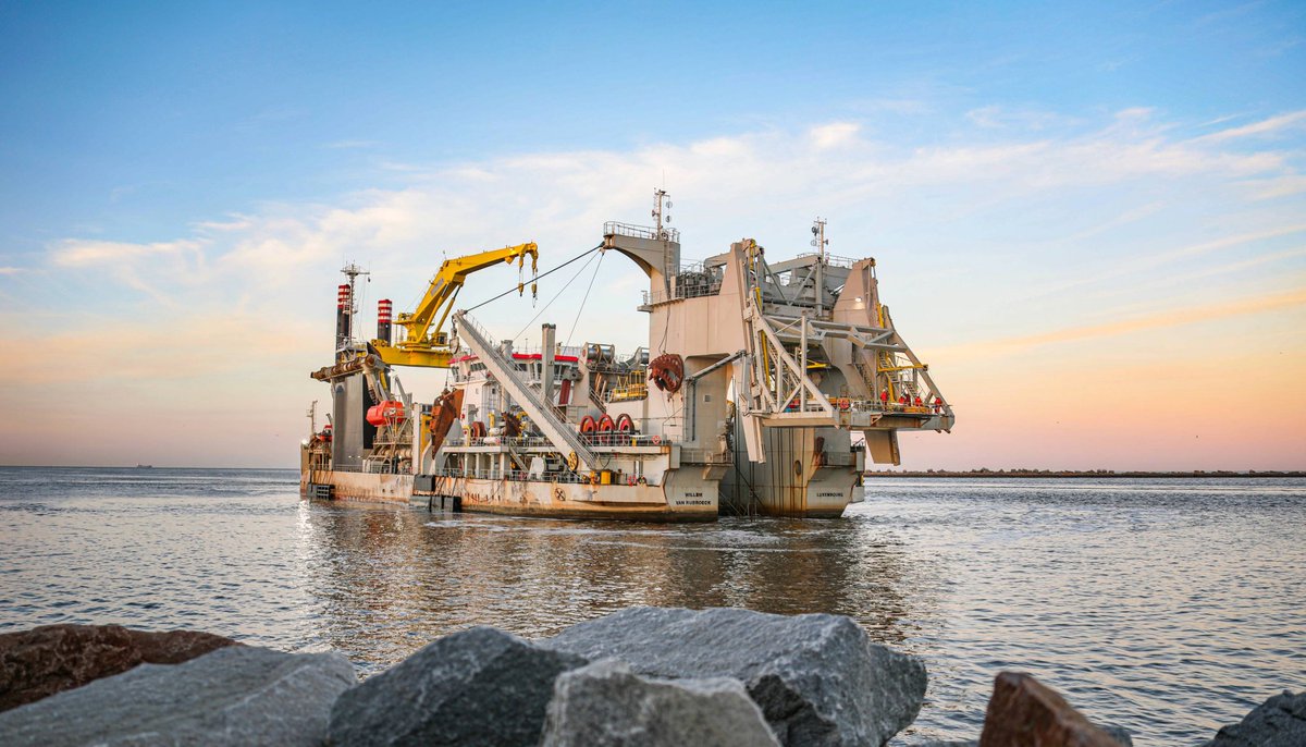 maritimafrica's tweet photo. Jan De Nul à la manœuvre pour construire le futur port en eau profonde de Ndayane
https://t.co/HMAAOb7g8y
#afrique #actualité #ports #Ndayane #sénégal #kebetu #maritime #maritimafrica #dragage https://t.co/ibhZwQhVeZ