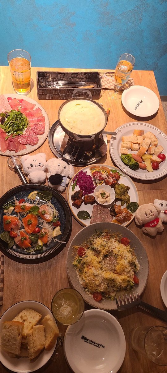 yuha1208's tweet photo. ご近所EN会♡
お酒飲んで楽しくて食べすぎた😋
近いからとてもラク〜😆 https://t.co/i01nECt3nk