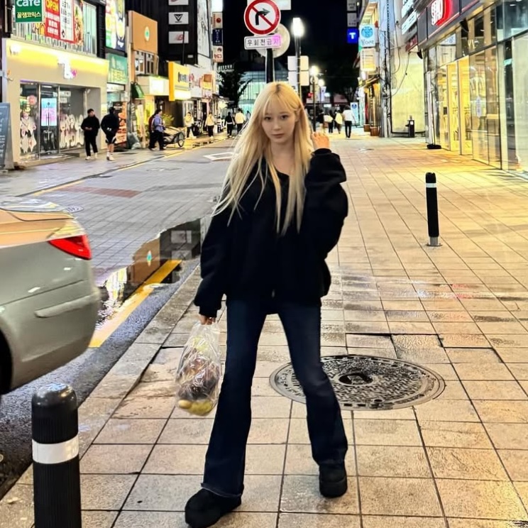 Piki_Plastic's tweet photo. これを見たらみんなジゼルの魅力に落ちるはず✨

つい目で追っちゃうジゼルの私服センス
これがジゼルの魅力..?

楽だけどスタイリッシュなコーデ
みんなジゼルの私服ファッション見てみて👗💛

#ジゼル #韓国旅行 #私服 #オススメ #ファッション https://t.co/zq8cTE44Sn