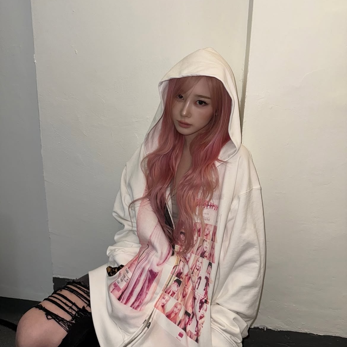 Piki_Plastic's tweet photo. これを見たらみんなジゼルの魅力に落ちるはず✨

つい目で追っちゃうジゼルの私服センス
これがジゼルの魅力..?

楽だけどスタイリッシュなコーデ
みんなジゼルの私服ファッション見てみて👗💛

#ジゼル #韓国旅行 #私服 #オススメ #ファッション https://t.co/zq8cTE44Sn