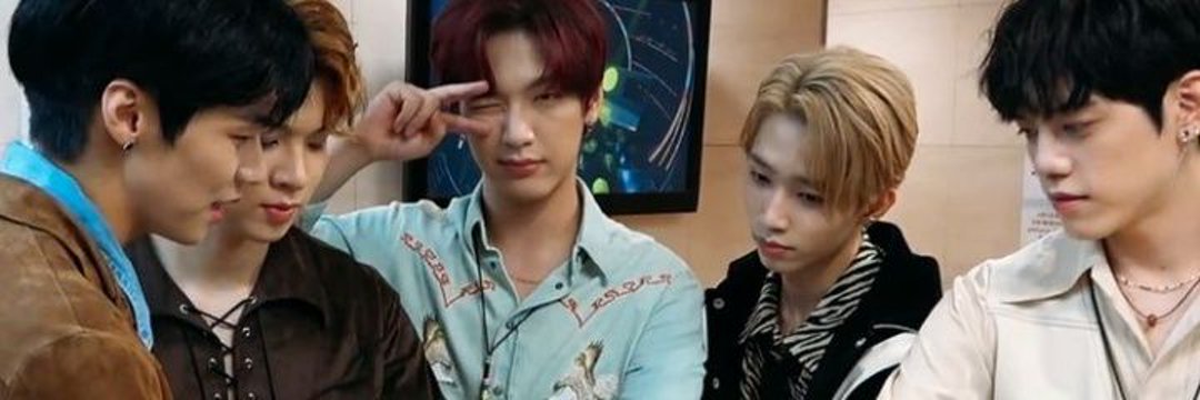 Gracias a todos por unirse a la primera twitteada del año para pedir a nuestros #NFlying en Latam. En especial a nuestras amigas de <a href="/NFlyingCR/">NFlying Costa Rica</a> y <a href="/nf_argentina/">N.Flying Argentina 🇦🇷</a> 💙🙏🎊🐧 <a href="/studiopav_latam/">Studio PAV LATAM</a> <a href="/studio_pav/">Studio PAV</a> <a href="/urimusic_ent/">Urimusic Entertainment</a> <a href="/weareloveint/">We are love International</a> #NFLYINGINLATAM #WENEEDNFLYINGINLATAM