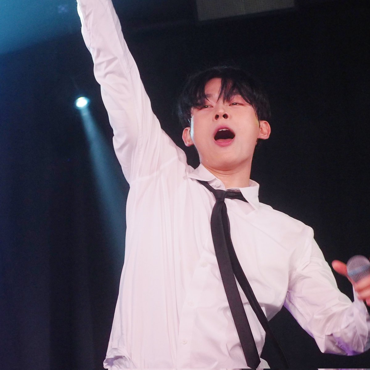 megpimi's tweet photo. 2025.02.23 pt1 K-Stage O!🌟
💖✨
#ユオ #ヨンヒョン #유오 #권용현 #kwonyonghyun https://t.co/o7ZCWY3dMq