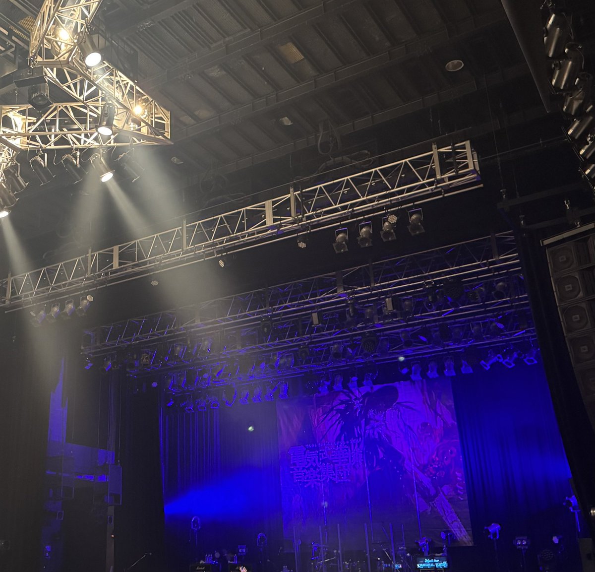 sha_gen's tweet photo. 昨日は、EEF2025を観てきました🤘
FATE GEAR、HAGANE、電気式華憐音楽集団、どのバンドも素敵でした🎸
#EEF2015 #FATEGEAR #HAGANE #電気式華憐音楽集団 https://t.co/03roB8tMNr