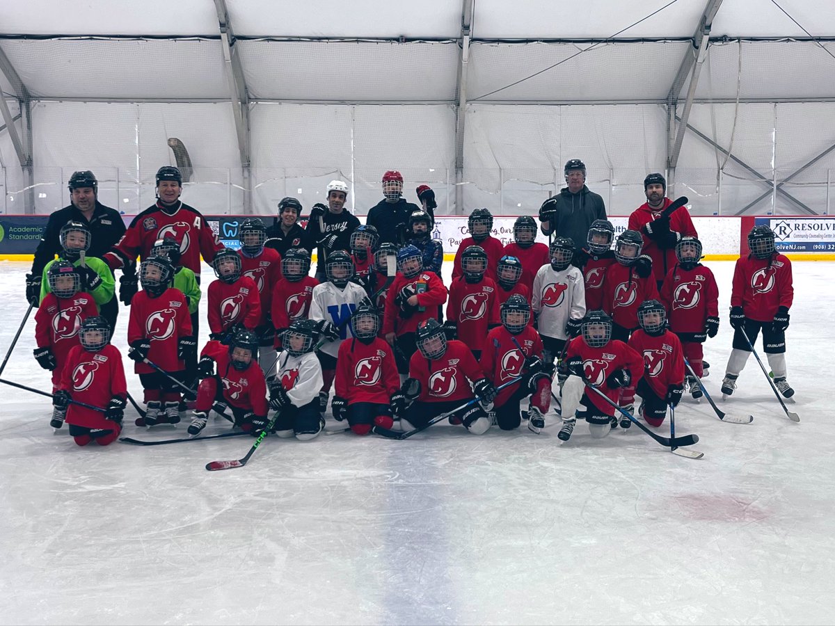 Graduation Day on Welcome to Hockey Day!! These Westfield Kids are all Smiles. #WELCOMETOHOCKEY <a href="/usahockey/">USA Hockey</a> <a href="/NJDevils/">New Jersey Devils</a>